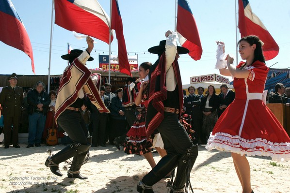 La Cueca, déclarée danse nationale au Chili