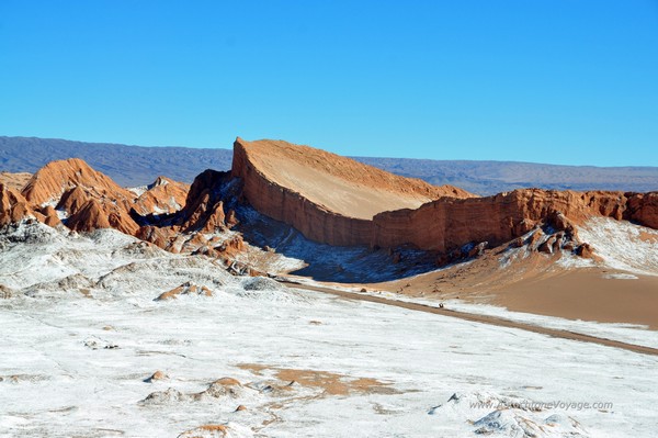 Paysage désertique de la Vallée de la Lune depuis le mirador de la Dune Mayor